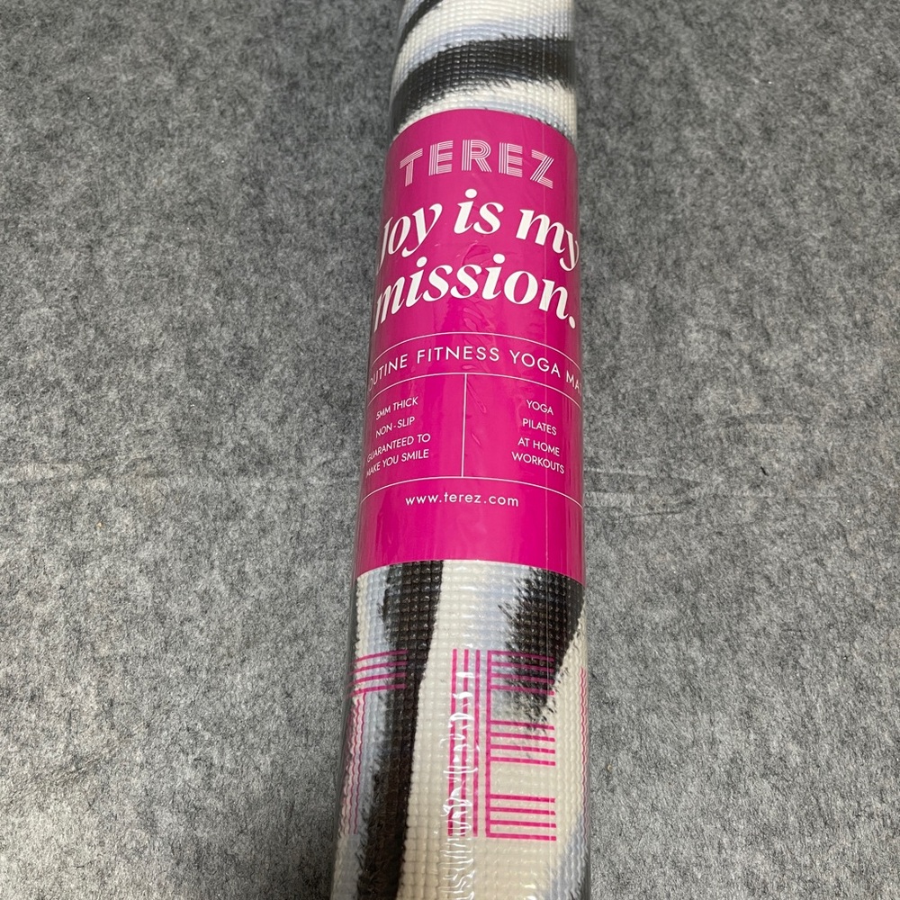 Terrez joga mat zebra print NWT MSRP $100